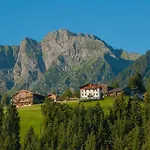 Bio-bergbauernhof Ederhias