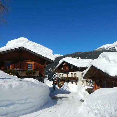 Bio-bergbauernhof Ederhias Feriegård *