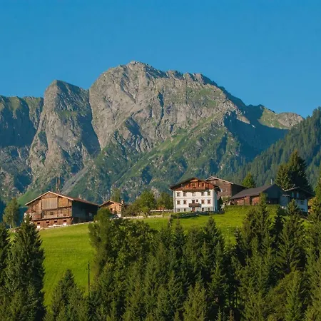 Bio-bergbauernhof Ederhias